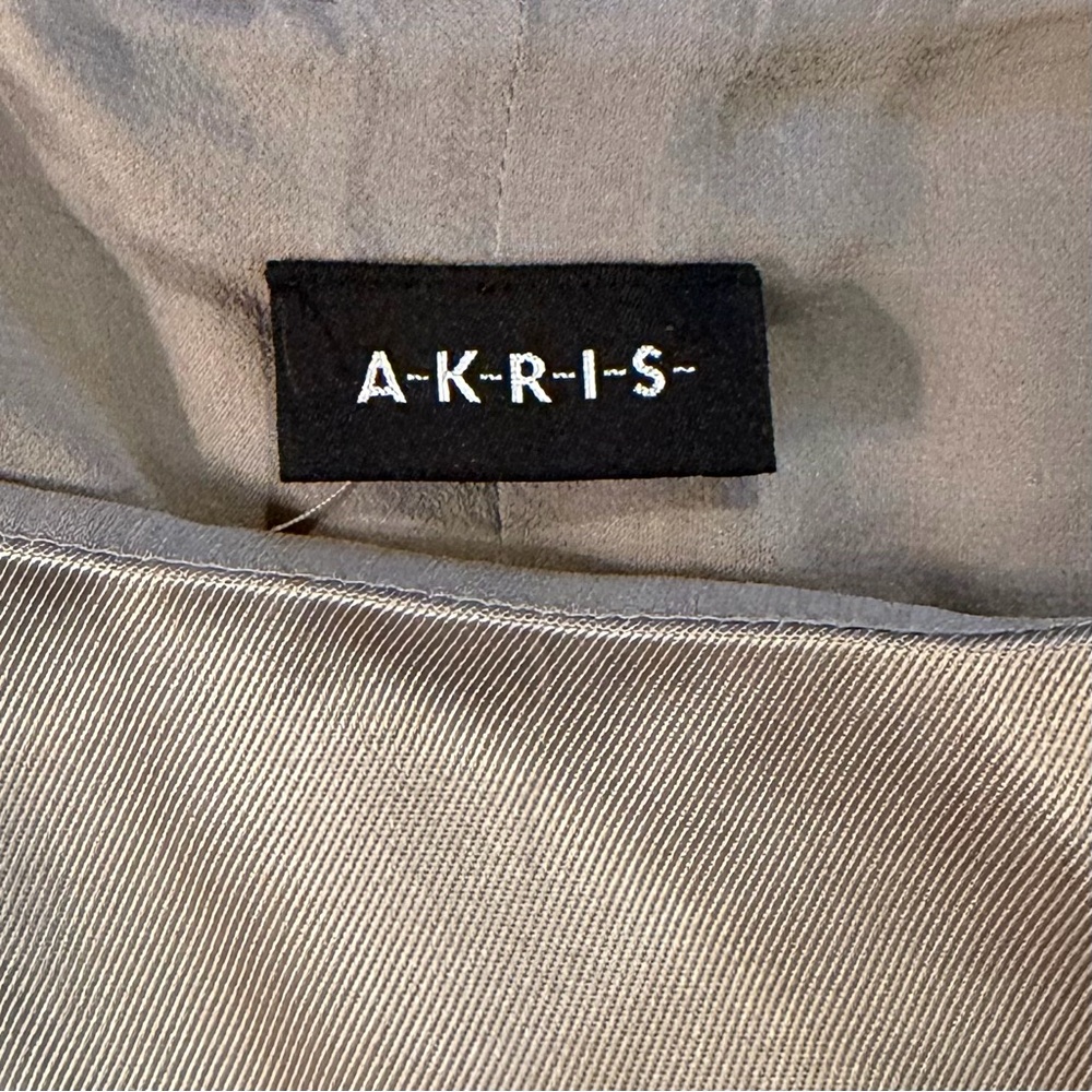 Akris 100% Silk Sleeveless Shell Top Silver Square Neck Side Zip Size US 8 - Picture 9 of 11